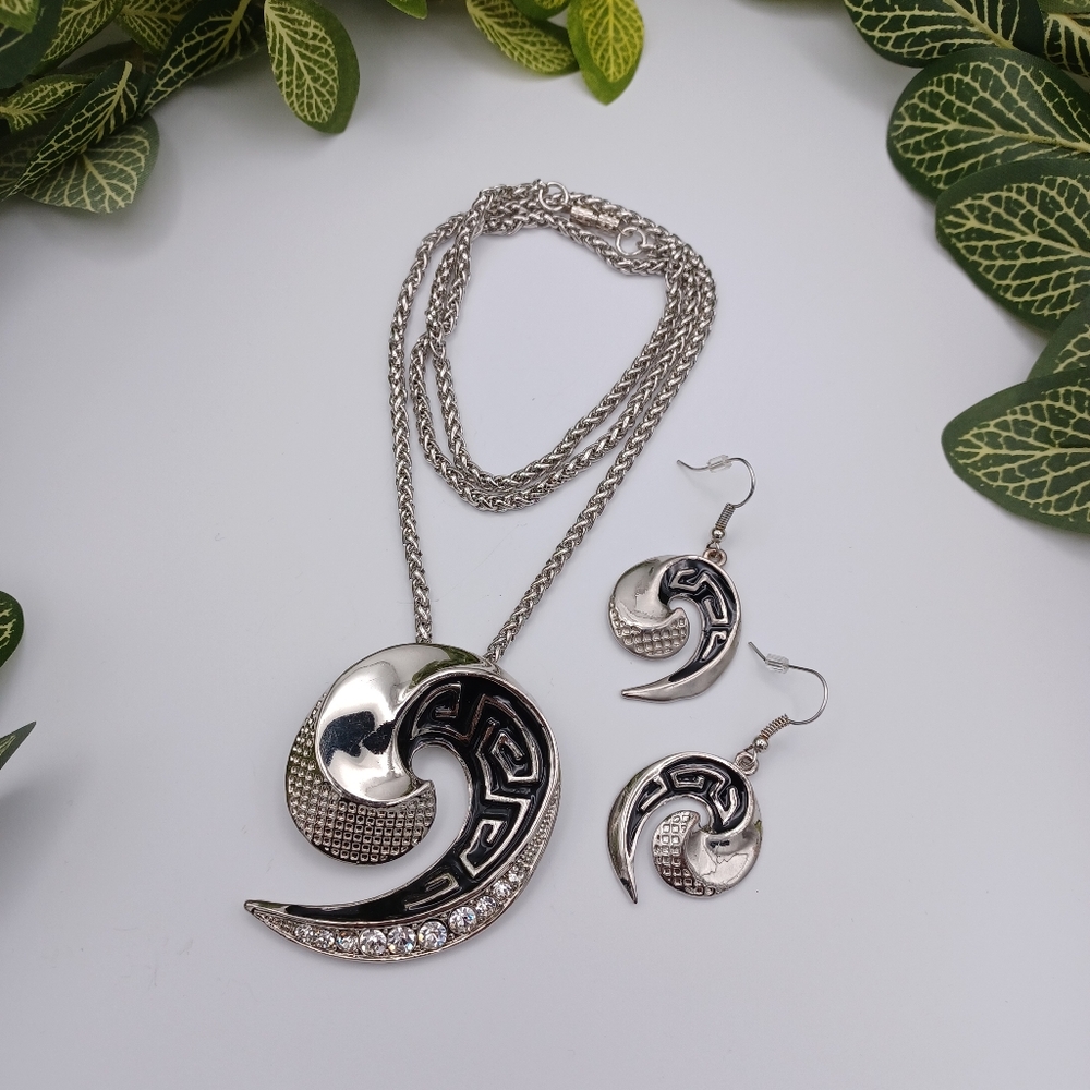 Silver Swirl Necklace and Earring Set